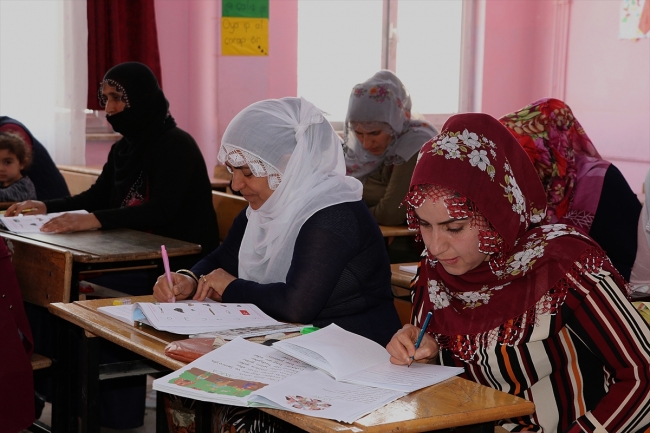 Okuma hayalini kızıyla gerçekleştirdi